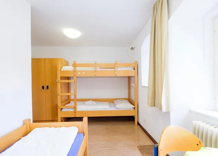 罗滕堡青年旅舍 *